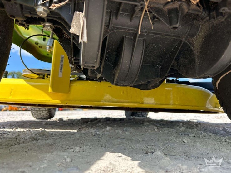 2019-john-deere-e100-42in-riding-mower-image-19
