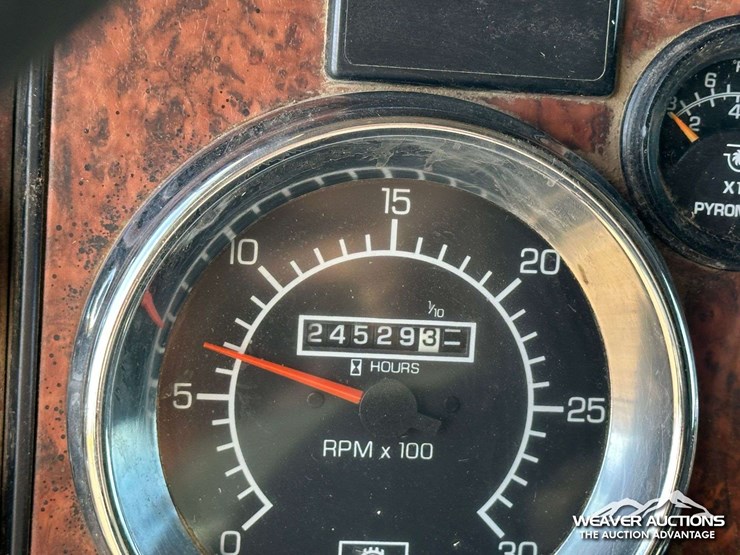 2006-kenworth-w900-image-17