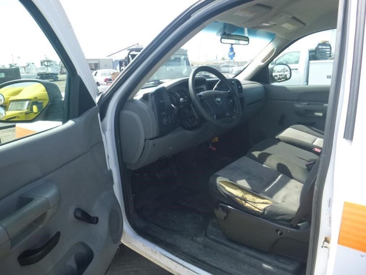 2009-chevrolet-3500hd-image-5