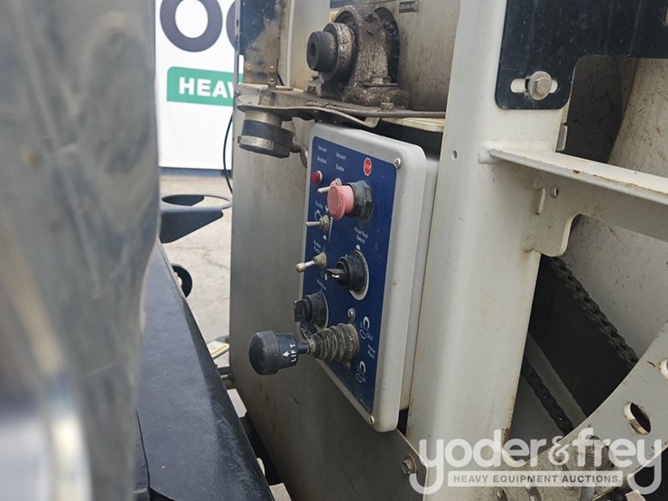 2012-vactor-2100-image-68