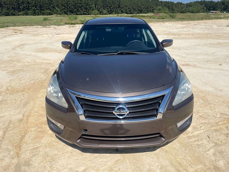 2015-nissan-altima-s-4-door-sedan-(149,037-miles)-image-5