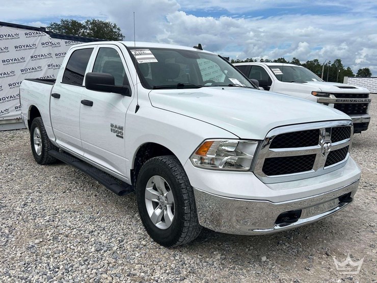 2022-dodge-1500-image-2