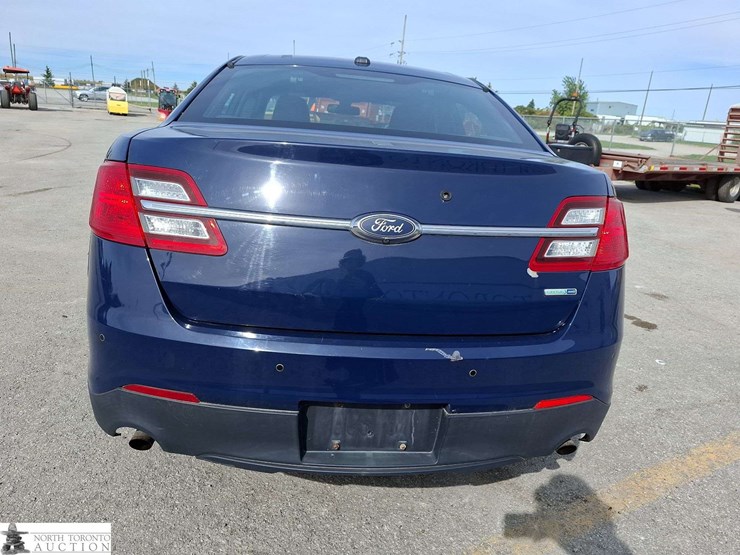 2017-ford-taurus-image-6