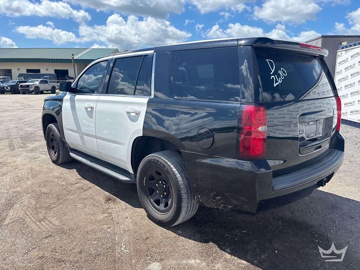 2018-chevrolet-tahoe-image-4