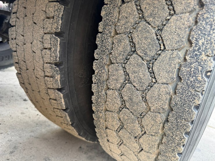 2022-kenworth-t680-image-65