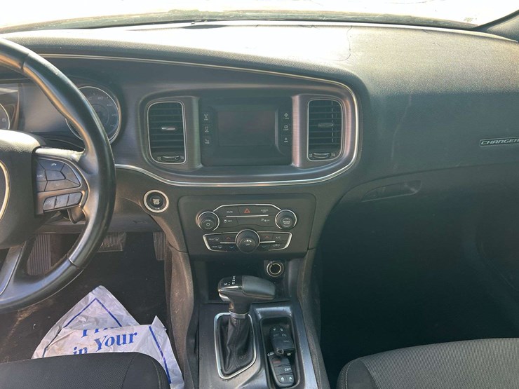 2017-dodge-charger-4-door-sedan-(224,247-miles)-image-13