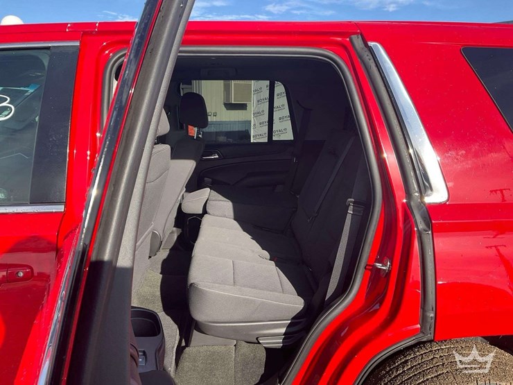 2018-chevrolet-tahoe-image-21