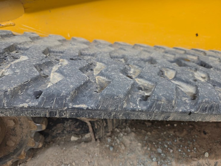 2018-deere-333g-image-54