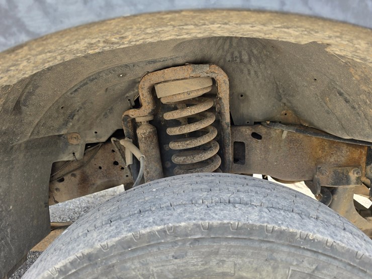 2005-ford-f550-image-32