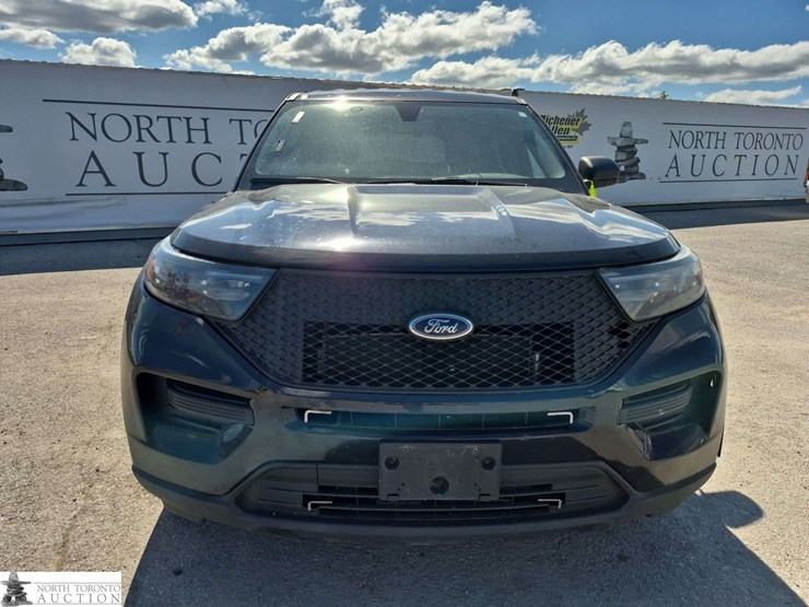 2021-ford-explorer-image-2