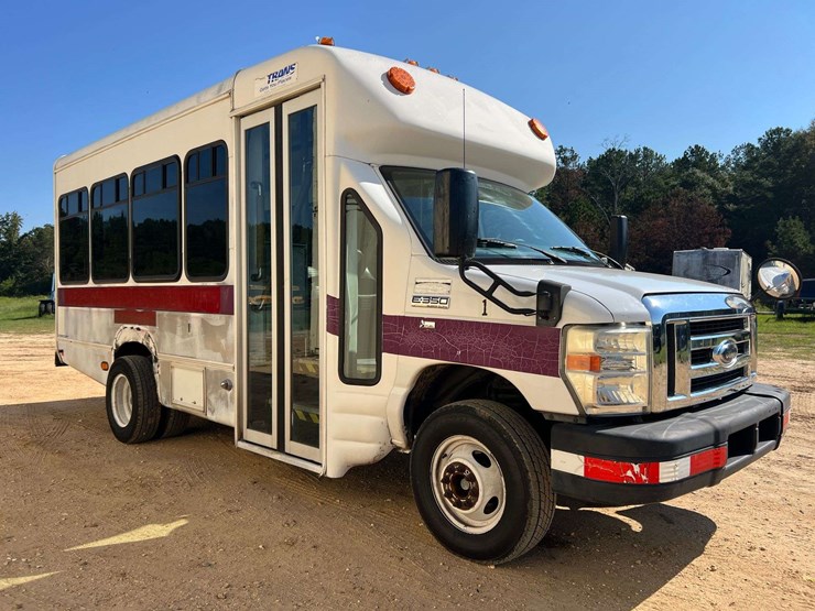 2012-ford-e350-image-4
