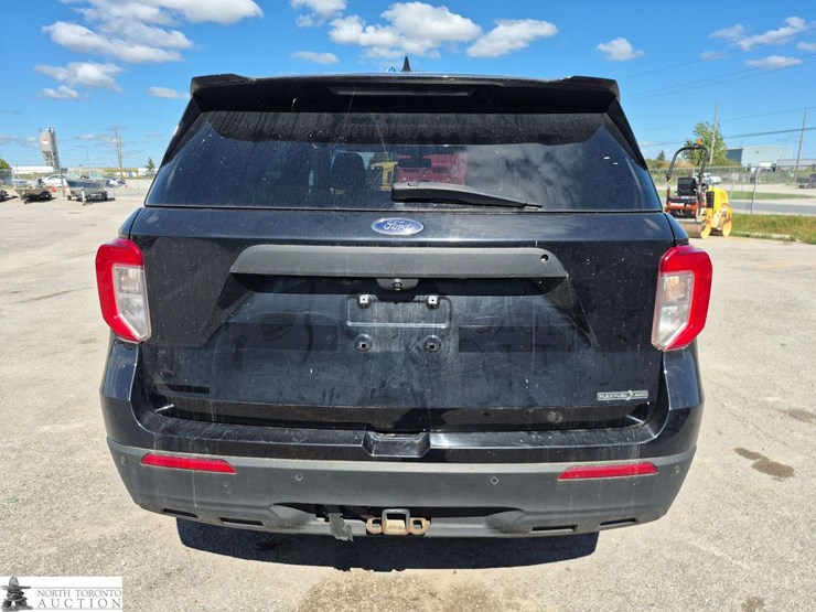 2021-ford-explorer-image-6