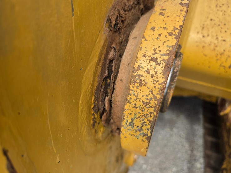 2007-caterpillar-953d-image-99