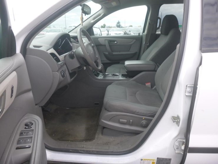 2017-chevrolet-traverse-image-9