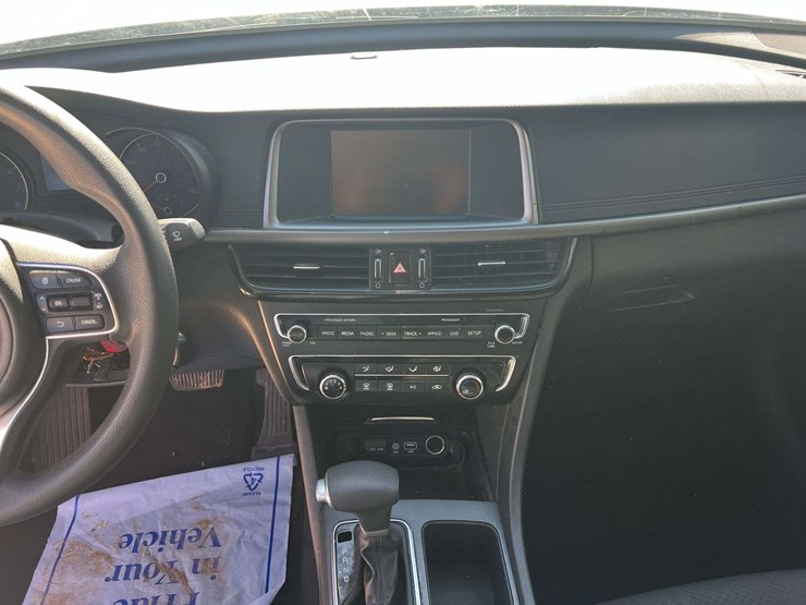 2018-kia-optima-4-door-sedan-(140,152-miles)-image-13