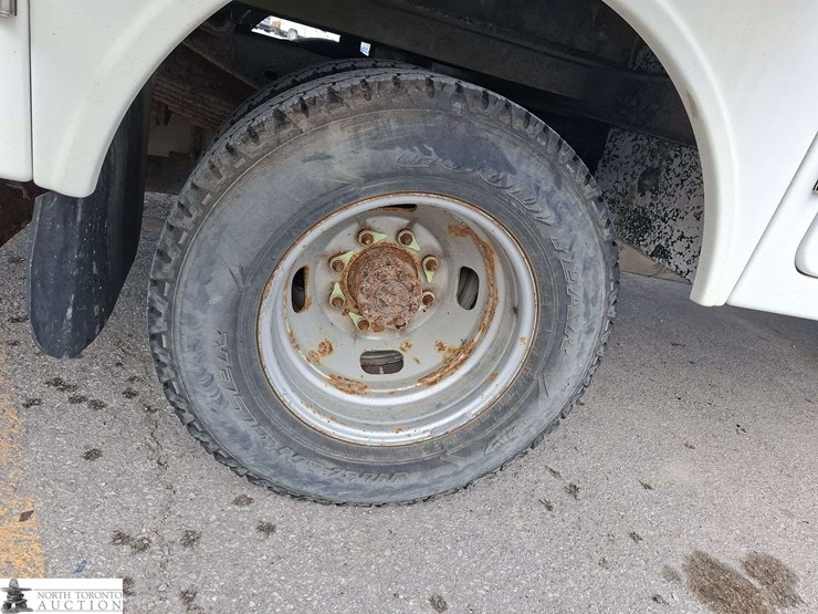 2011-ford-f350-image-24