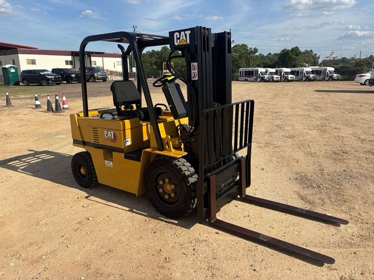 caterpillar-v40d-image-4