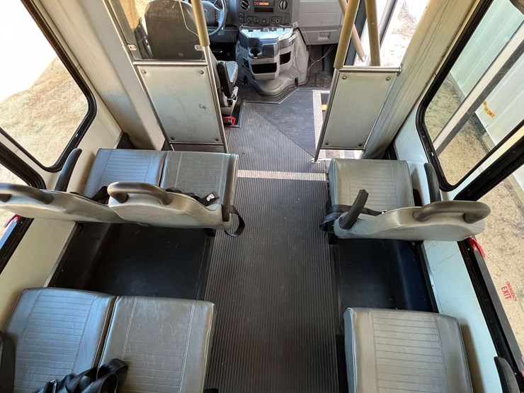 2012-ford-e350-image-40