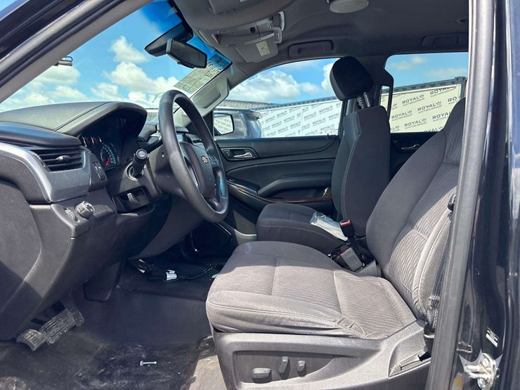 2018-chevrolet-tahoe-image-12
