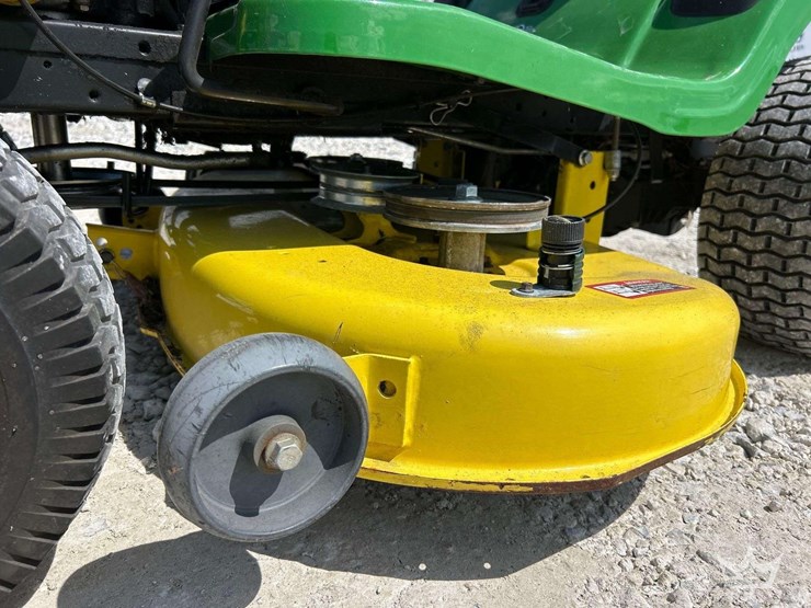 2019-john-deere-e100-42in-riding-mower-image-12