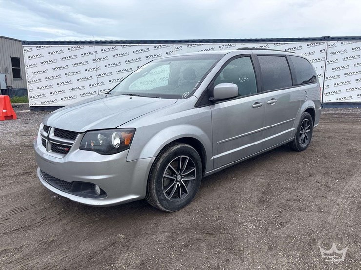 2017-dodge-grand-caravan-image-1