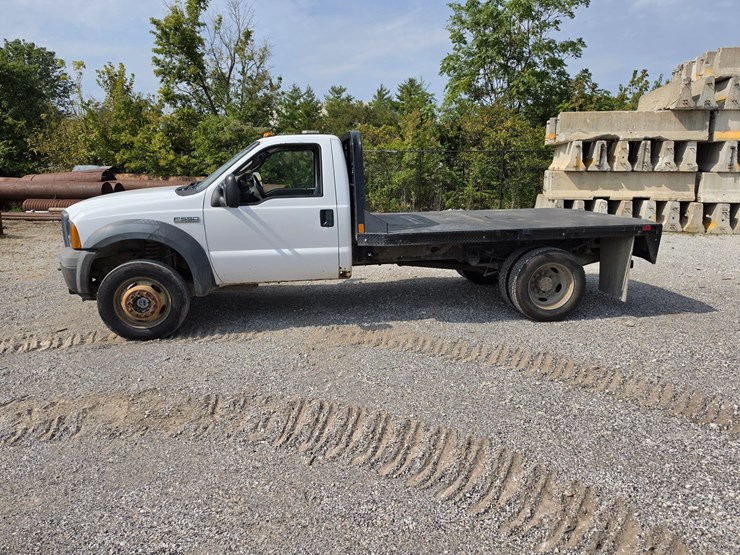2005-ford-f550-image-5