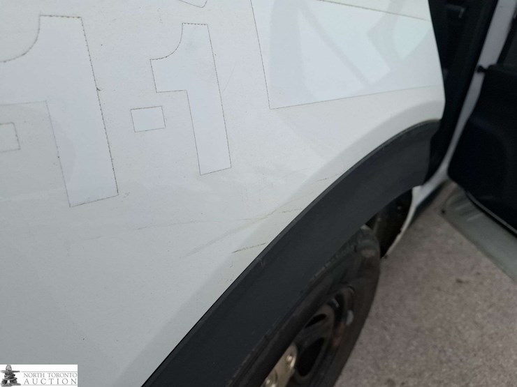 2021-ford-explorer-image-27