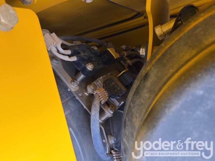 2024-komatsu-d71pxi-24-image-39