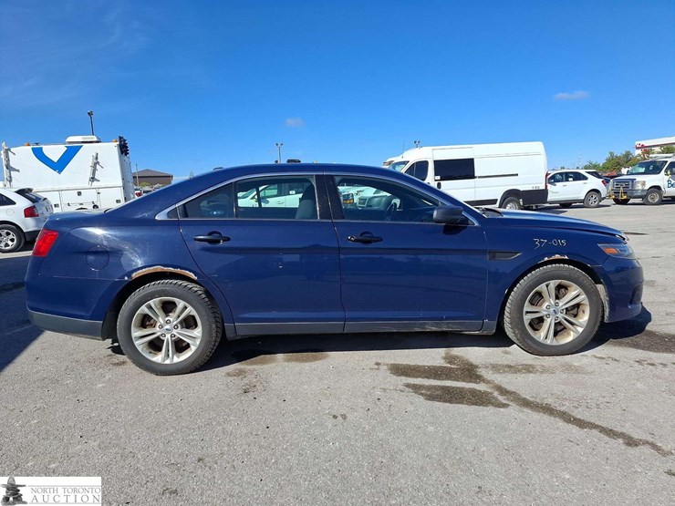 2017-ford-taurus-image-4
