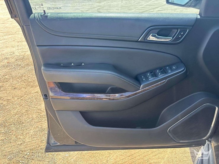 2018-chevrolet-tahoe-image-11