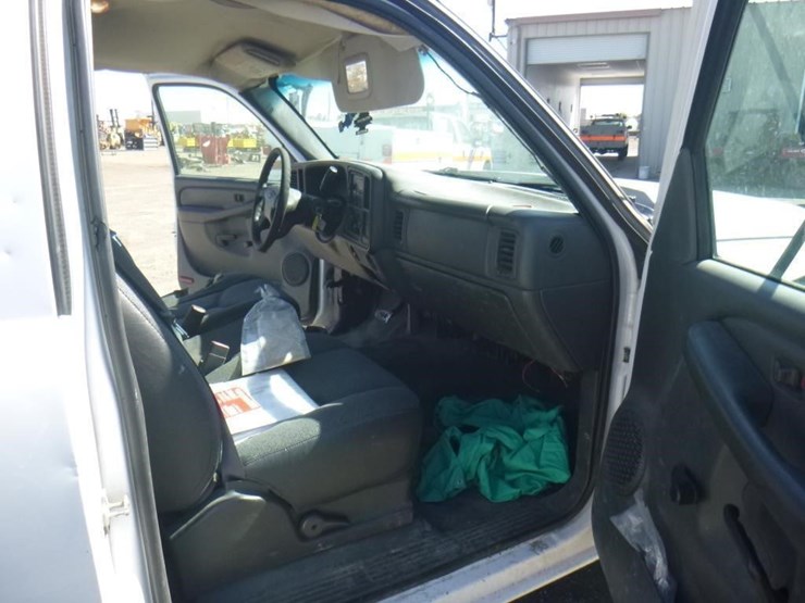 2006-chevrolet-3500-image-6