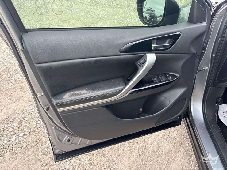 2018-mitsubishi-eclipse-cross-image-11