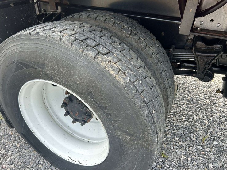 2019-international-durastar-4300-image-29
