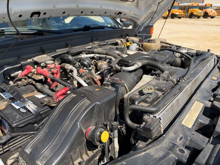 2014-ford-f550-image-8
