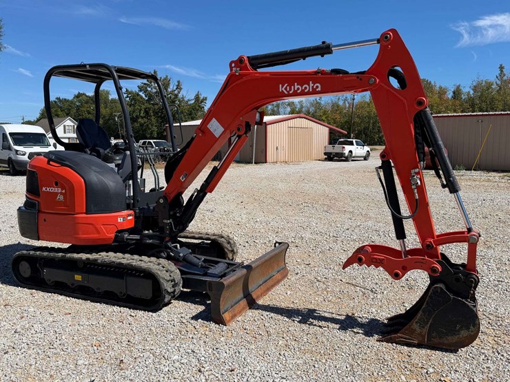 2023-kubota-kx033-4-image-2