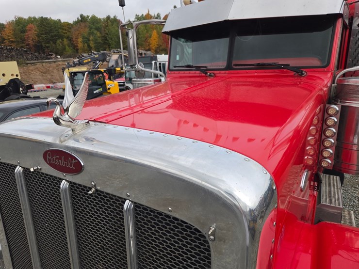 #1408-•-2014-peterbilt-388-sleeper-cab-truck-tractor-image-13