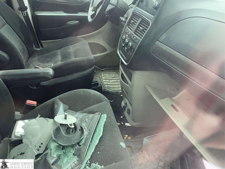 2019-dodge-grand-caravan-se-image-13