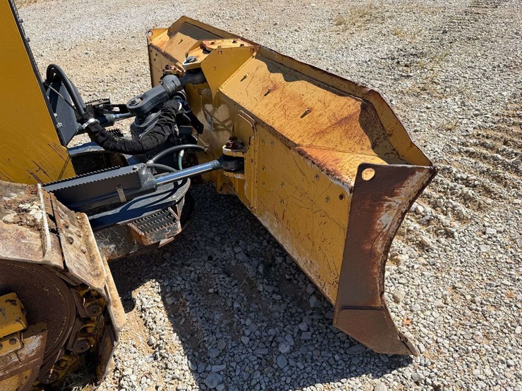 2018-deere-650k-image-12