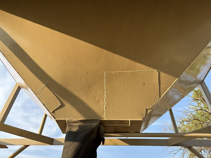 overhead-2-compartment-feed-bin-image-6