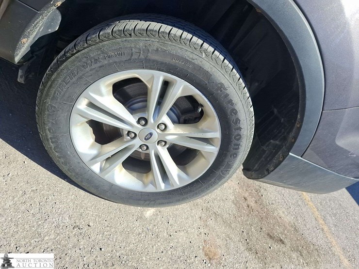 2016-ford-explorer-image-22