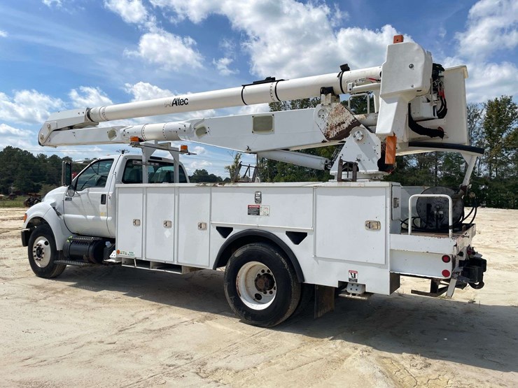 2011-ford-f750-image-2