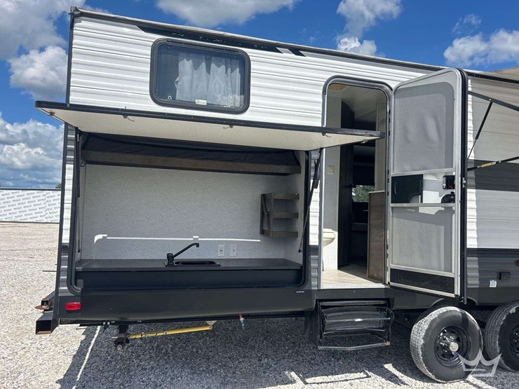 2022-forest-river-wildwood-t/a-travel-trailer-image-11