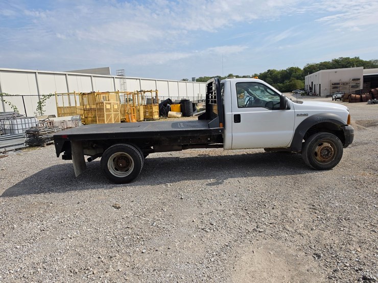 2005-ford-f550-image-19