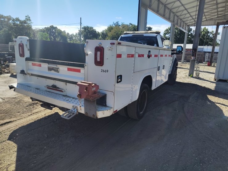 2018-ford-f450-image-4