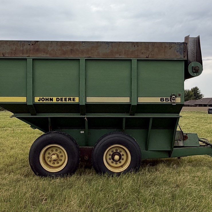 JOHN DEERE 650