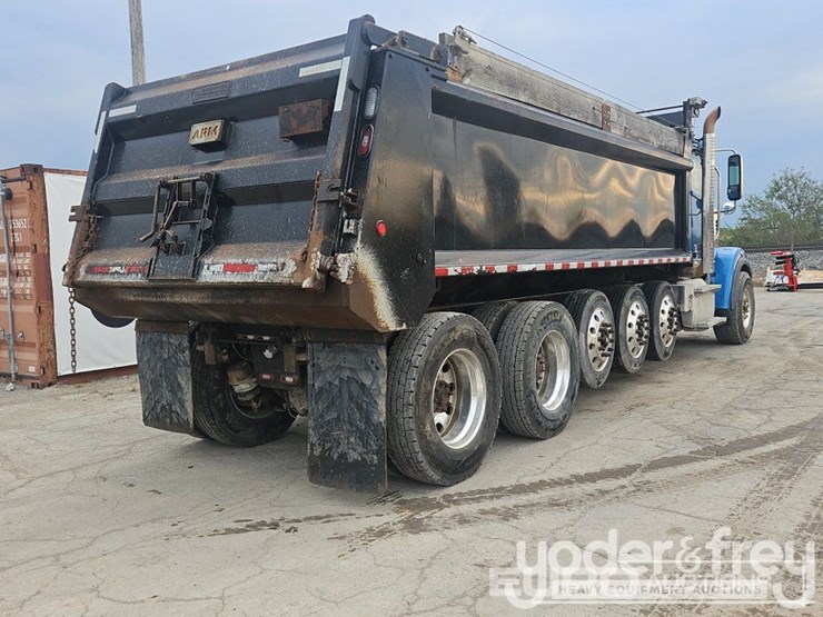 2019-freightliner-122sd-image-7