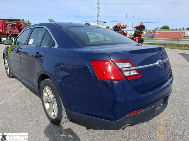 2017-ford-taurus-image-7