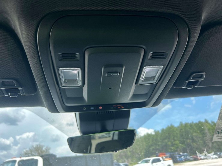 2023-chevrolet-tahoe-image-22