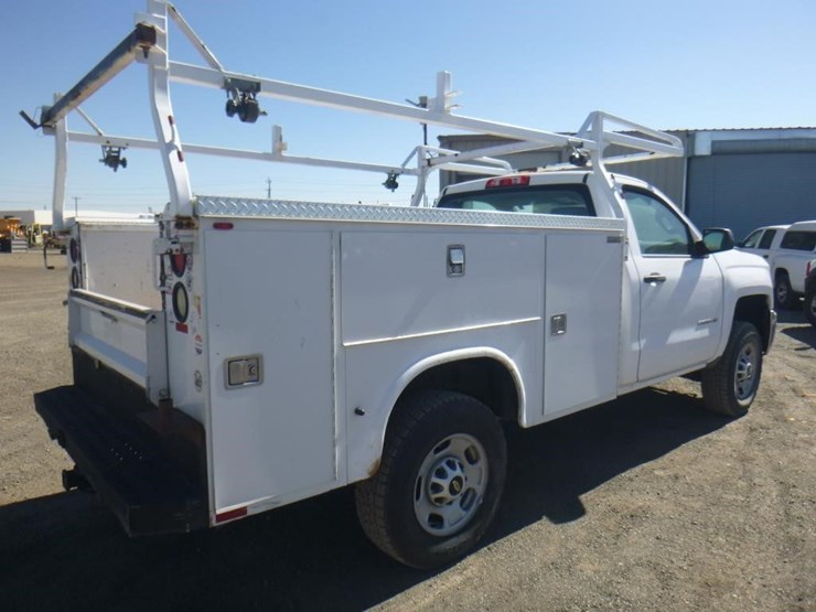 2016-chevrolet-2500hd-image-3