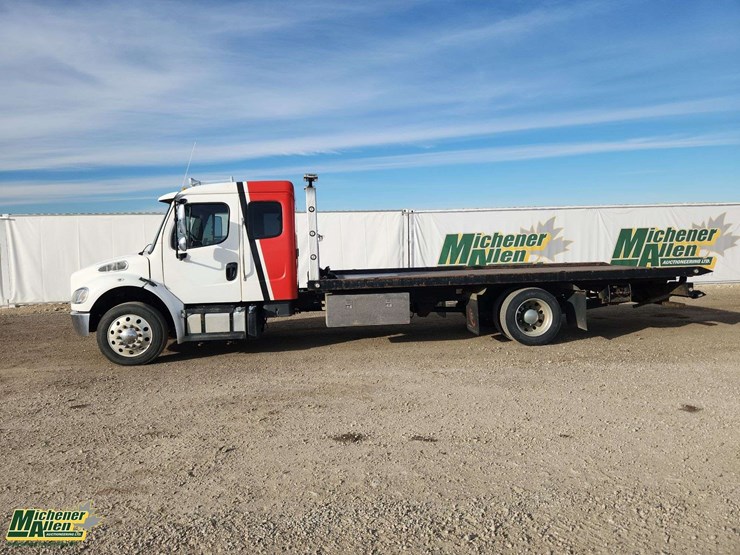 2014-freightliner-m2-106-image-5